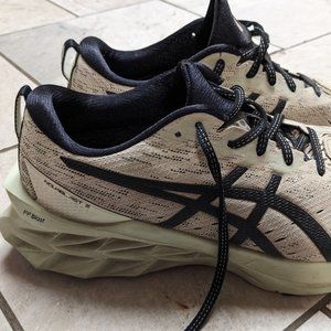 Asics Novablast 2 (Green, 10.5)